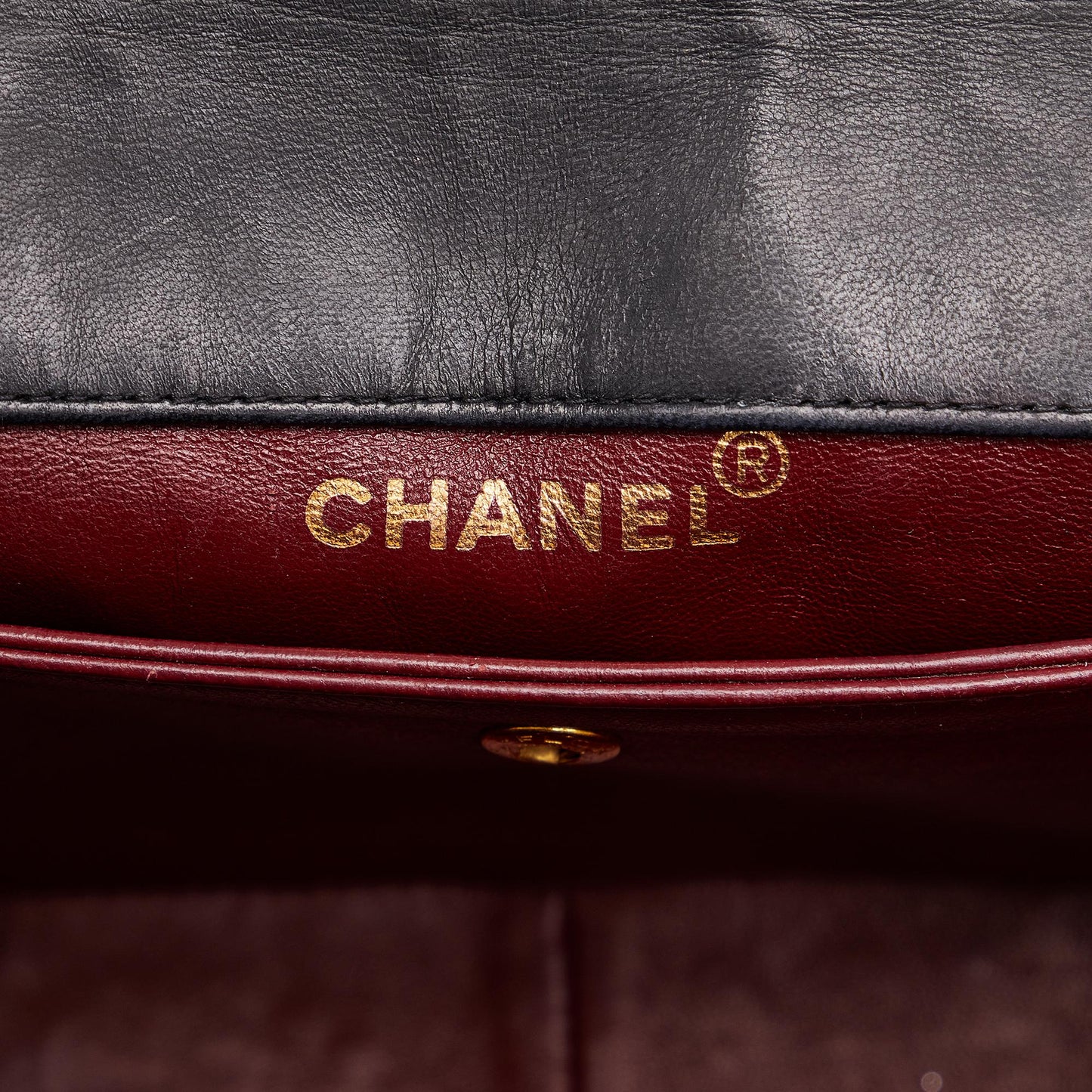 Chanel Small Quilted Lambskin Single Flap (SHG-JnDmQ6)