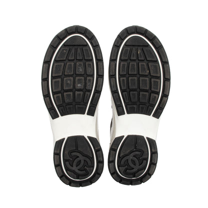Chanel Suede Calfskin Quilted Fabric CC Sneakers - Size 10 / 40 (SHF-dKSiYL)
