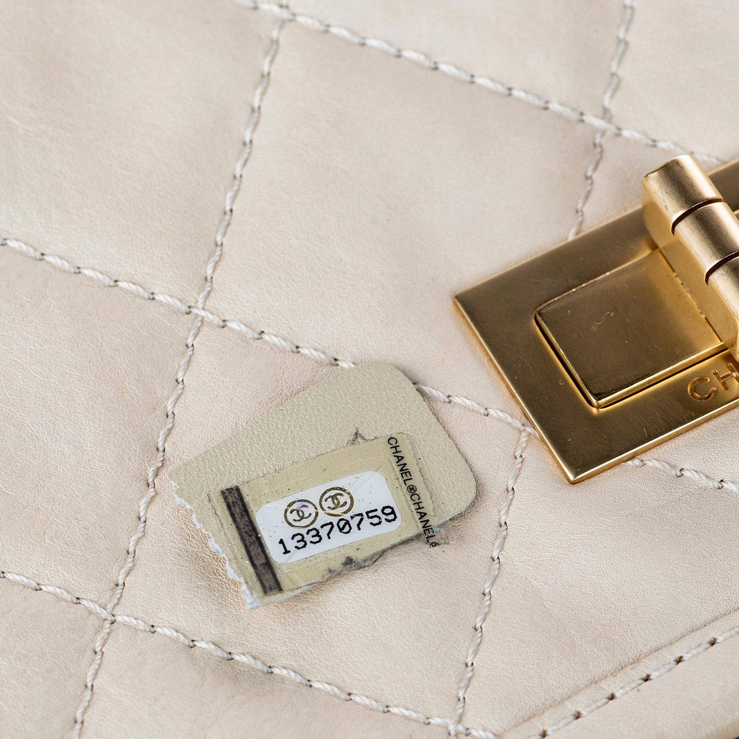Chanel Timeless Reissue Shoulder Bag (SHG-37922)