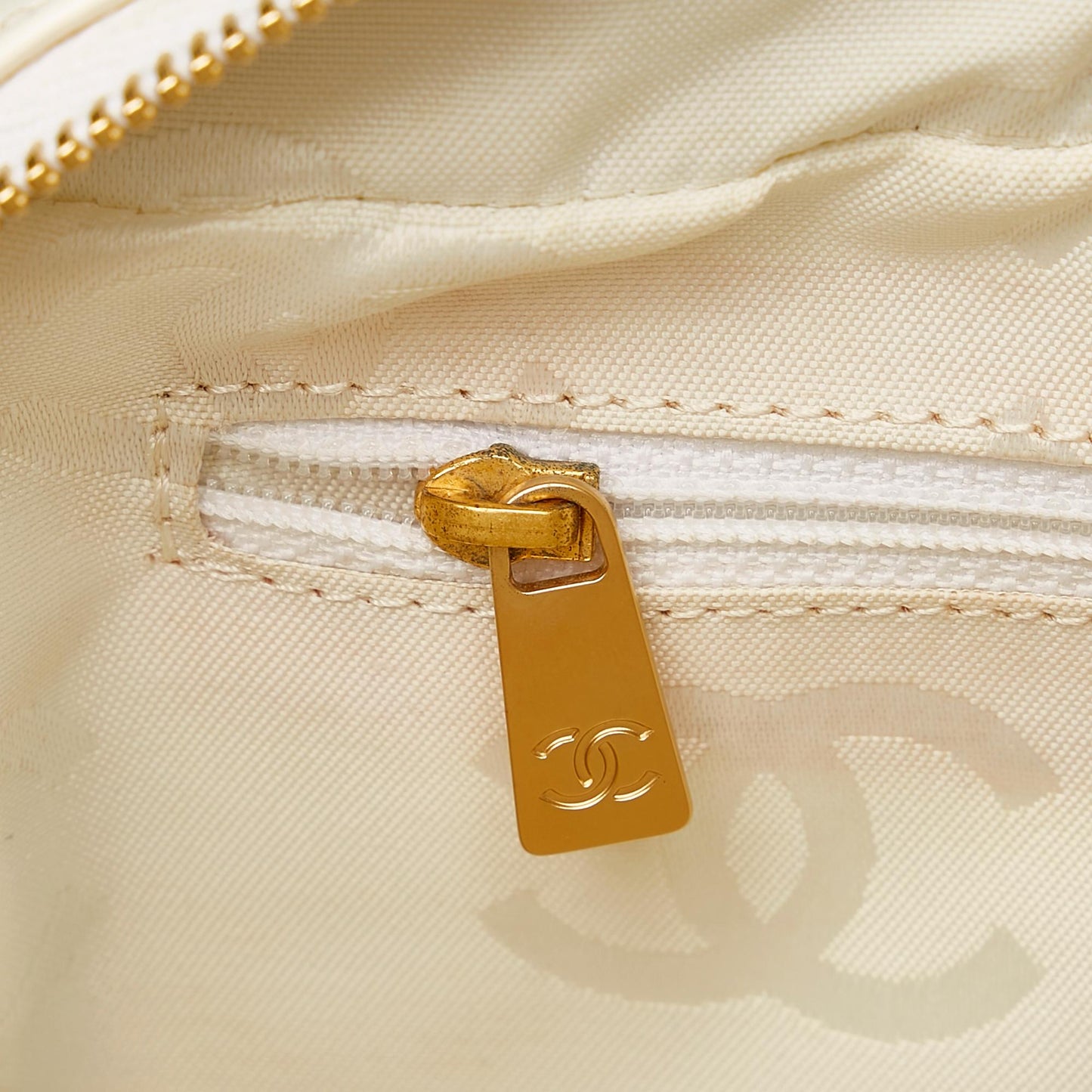 Chanel Triple Coco Patent Leather Shoulder Bag (SHG-29821)