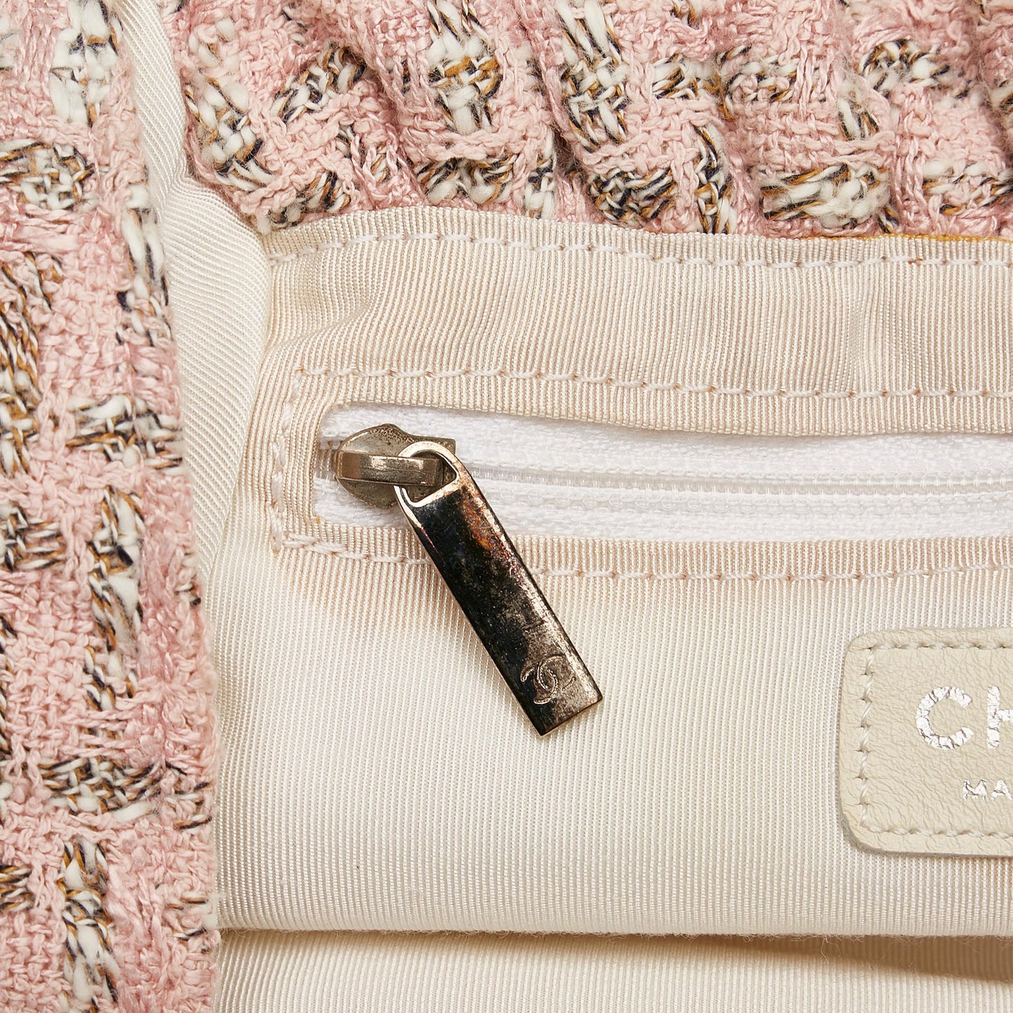 Chanel Tweed Boucle Knitting Handbag (SHG-pvDzjY)