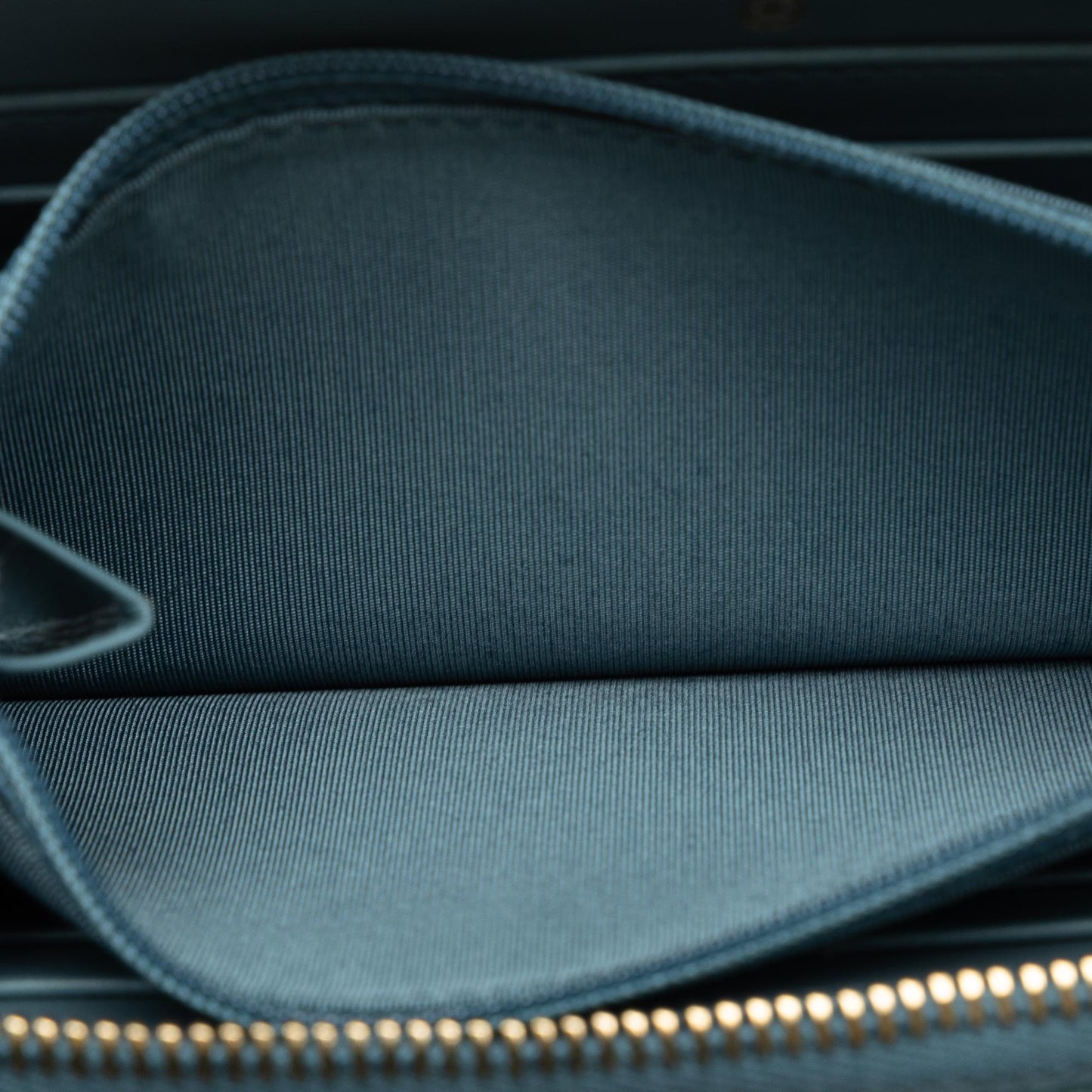 Chanel Tweed Deauville Continental Wallet (SHG-UlzXGM)