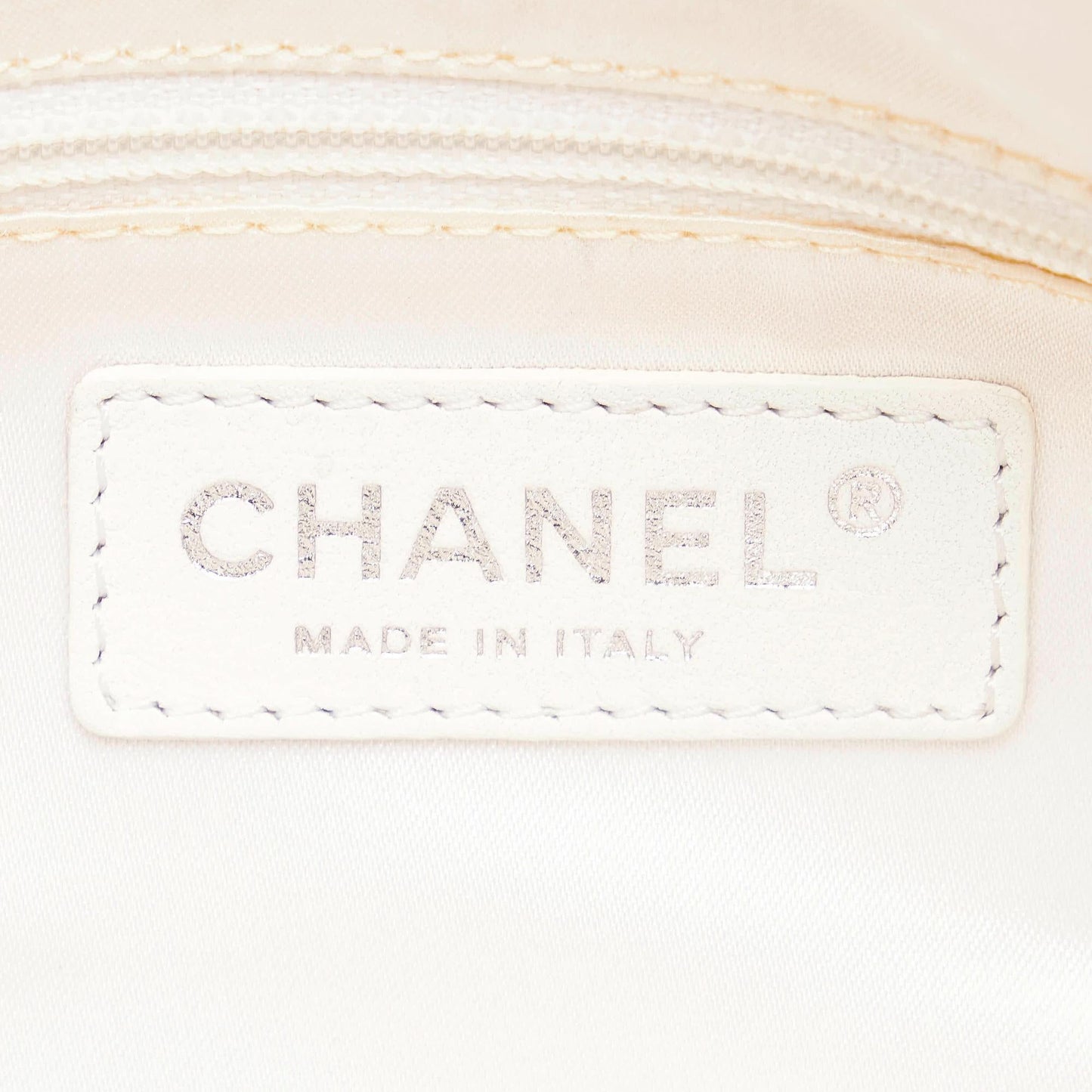 Chanel Ultimate Soft Sombrero Leather Handbag (SHG-33492)