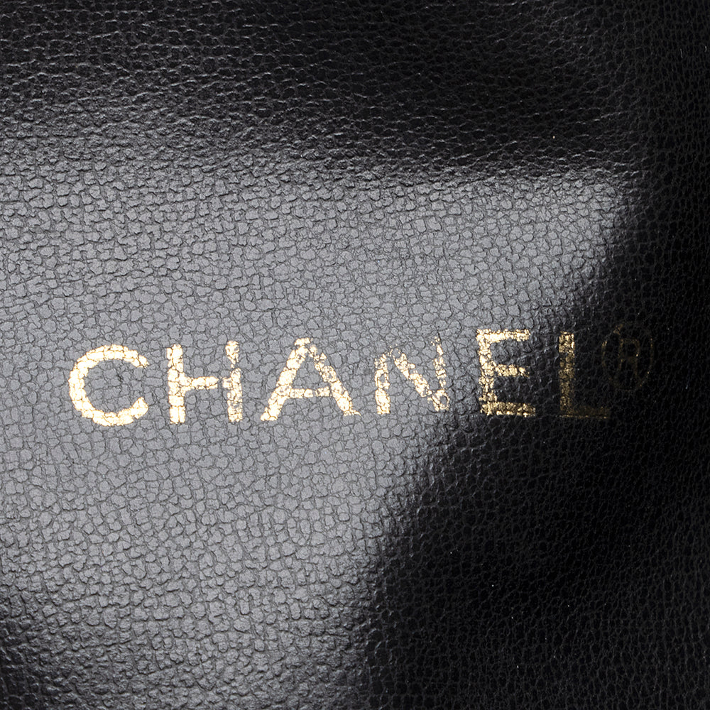 Chanel Vintage Caviar Leather Drawstring Shoulder Bag (SHF-21297)
