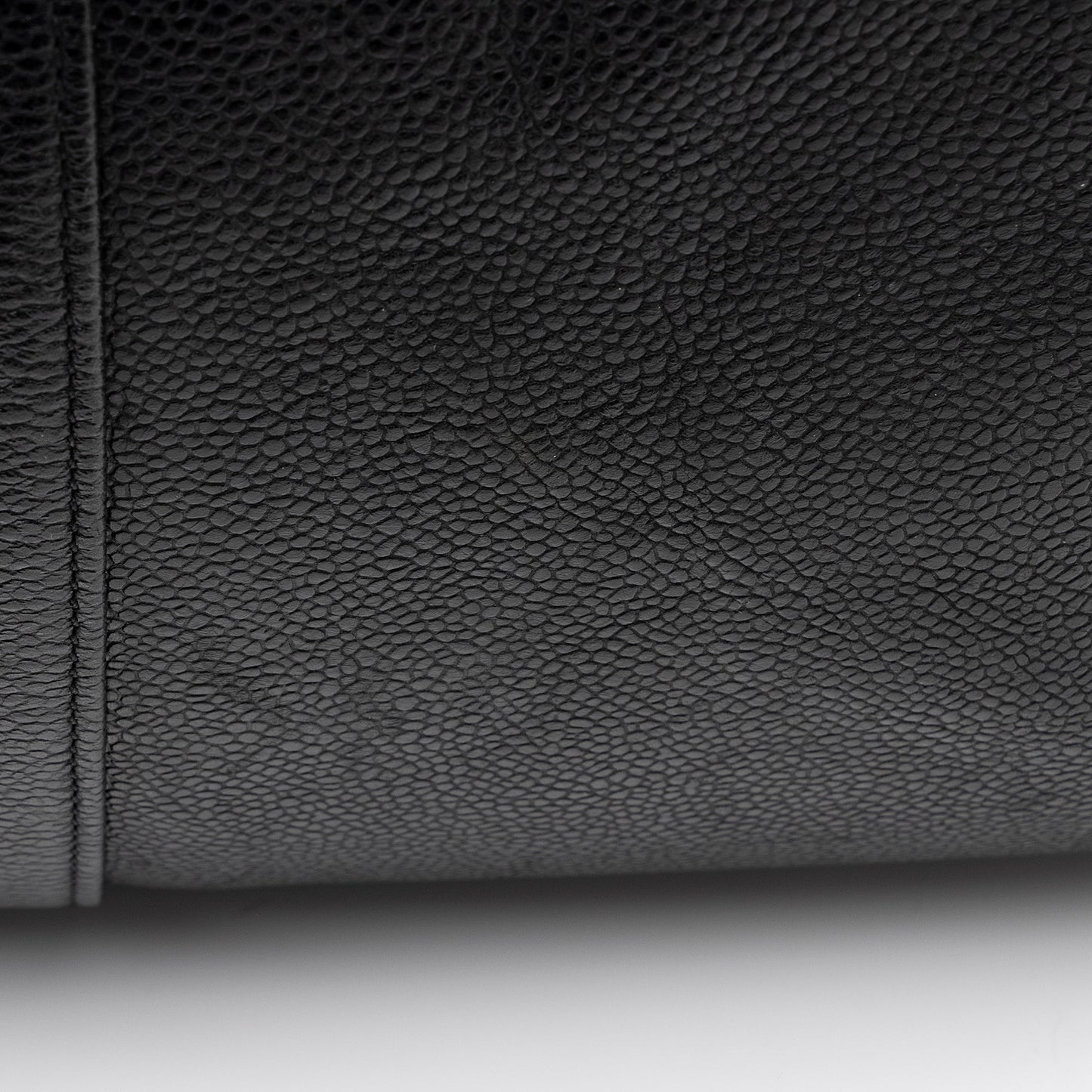 Chanel Vintage Caviar Leather Timeless CC Duffle Bag (SHF-8OA81f)