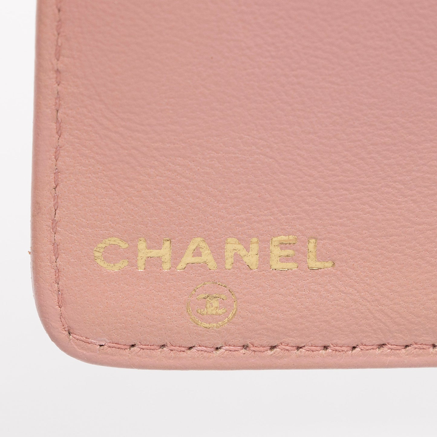 Chanel Vintage Embossed Lambskin Lucky Symbols Bi-Fold Wallet (SHF-uNdtFJ)