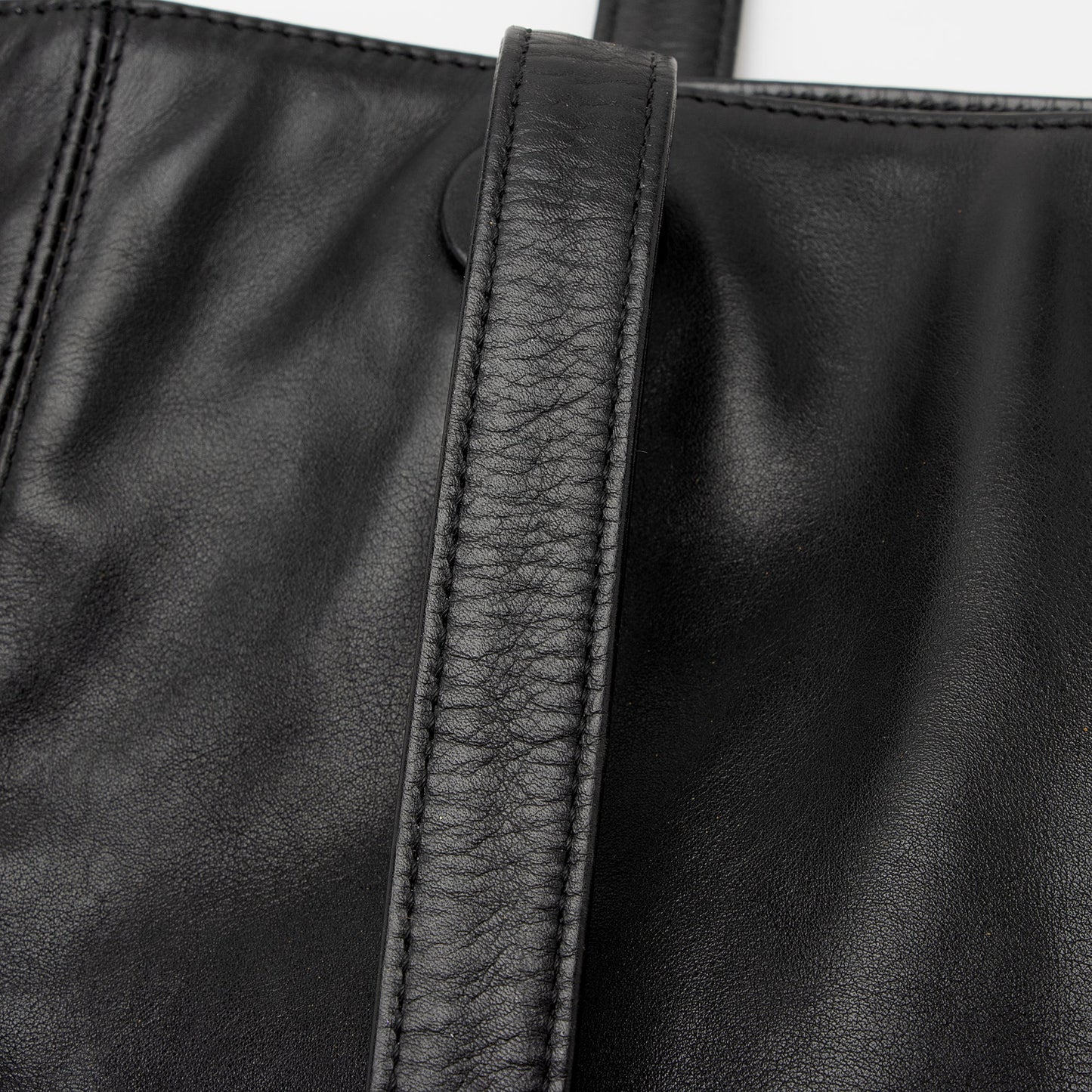 Chanel Vintage Lambskin CC Logo Tote (SHF-22846)