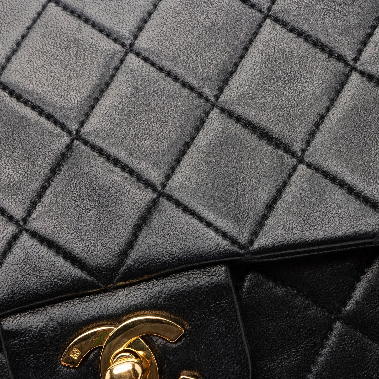 Chanel Vintage Lambskin Classic Medium Double Flap Bag (SHF-G4E2GG)