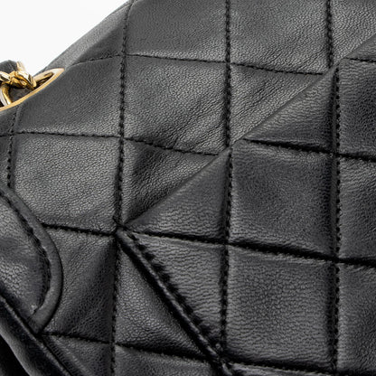 Chanel Vintage Lambskin Medium Single Flap Bag (SHF-jQAZoL)