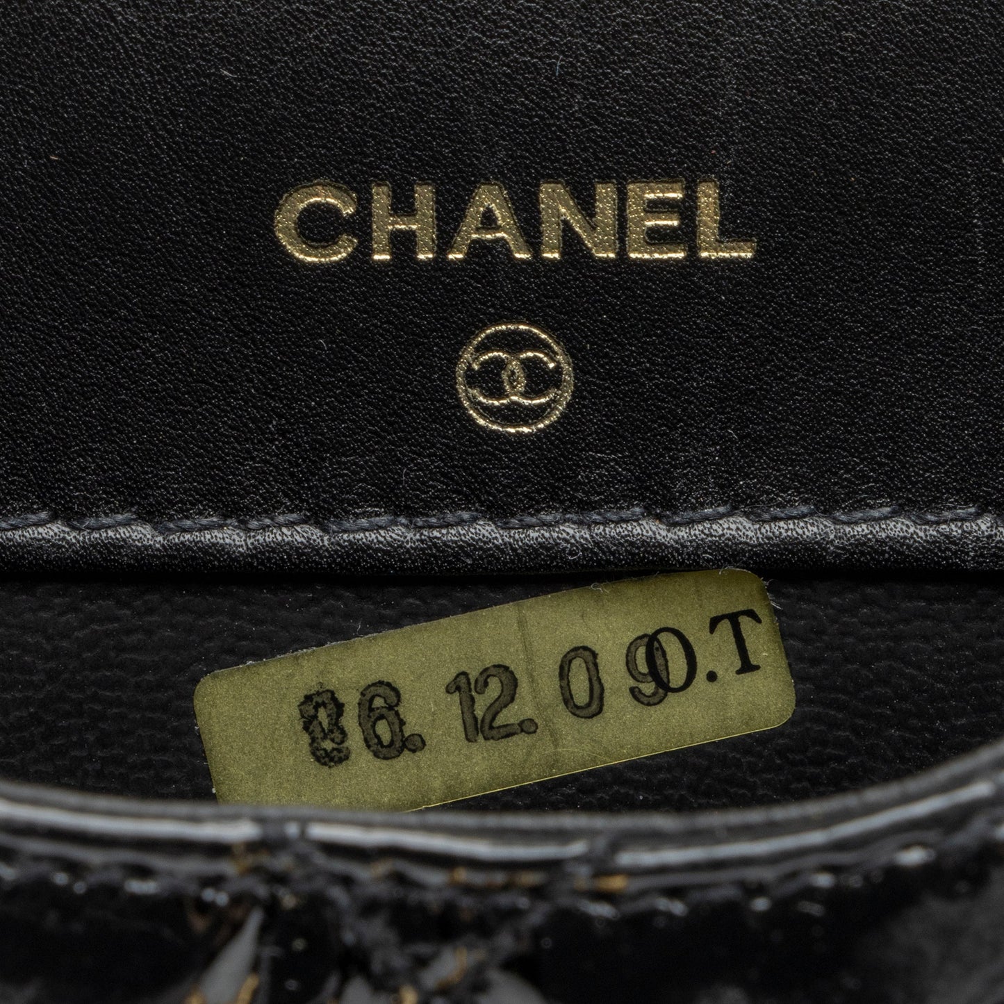 Chanel Vintage Patent Leather CC Phone Holder Crossbody Bag (SHF-23769)