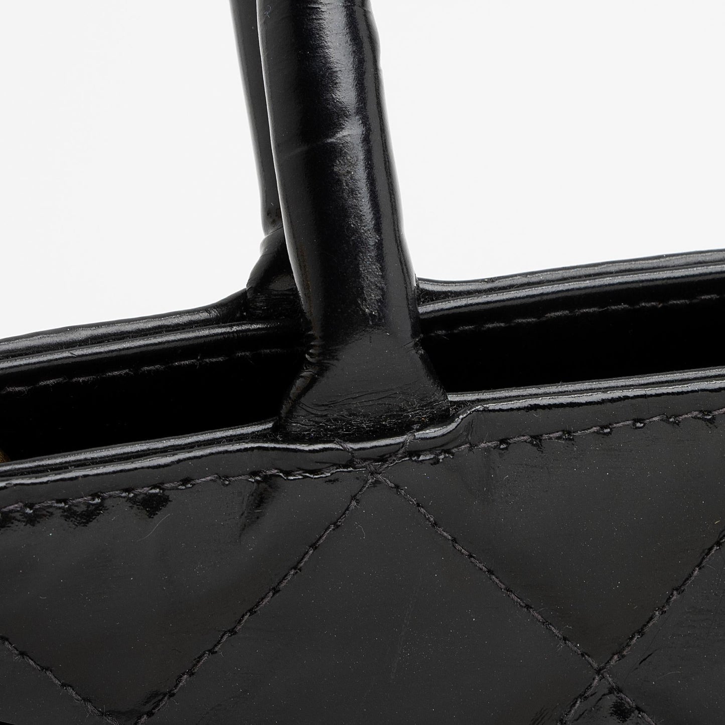 Chanel Vintage Patent Leather Medallion Tote (SHF-vDFKr8)