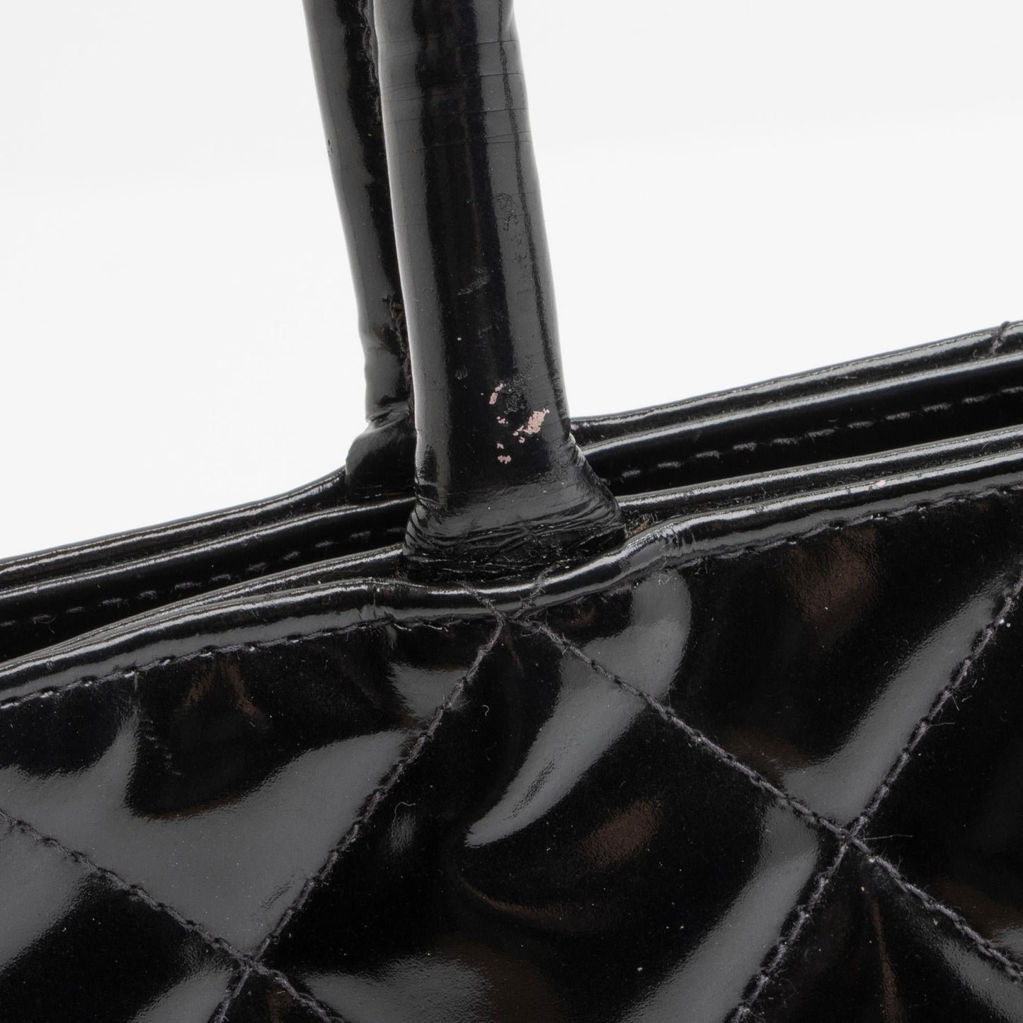 Chanel Vintage Patent Leather Medallion Tote (SHF-vDFKr8)