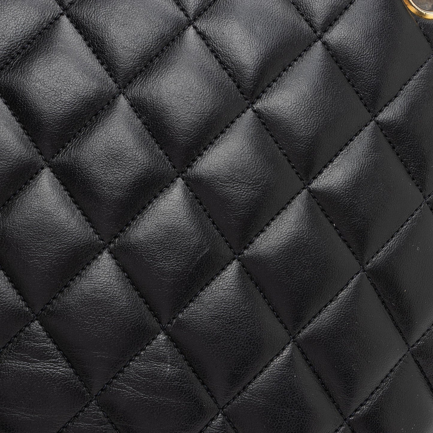Chanel Vintage Quilted Lambskin Medium Shoulder Bag (SHF-lBlF7a)