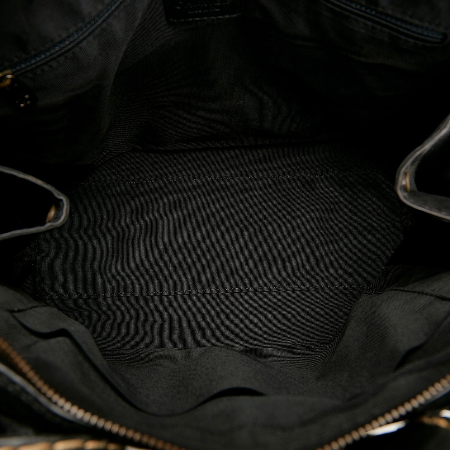 Chanel Wild Stitch Leather Handbag (SHG-N5J5VD)