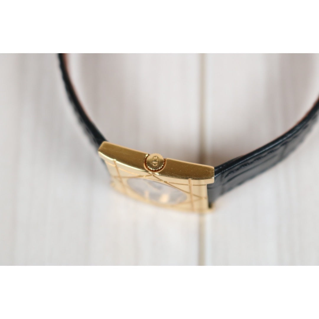 Good ( Rank AB)  Dior Quartz WatchS24051304