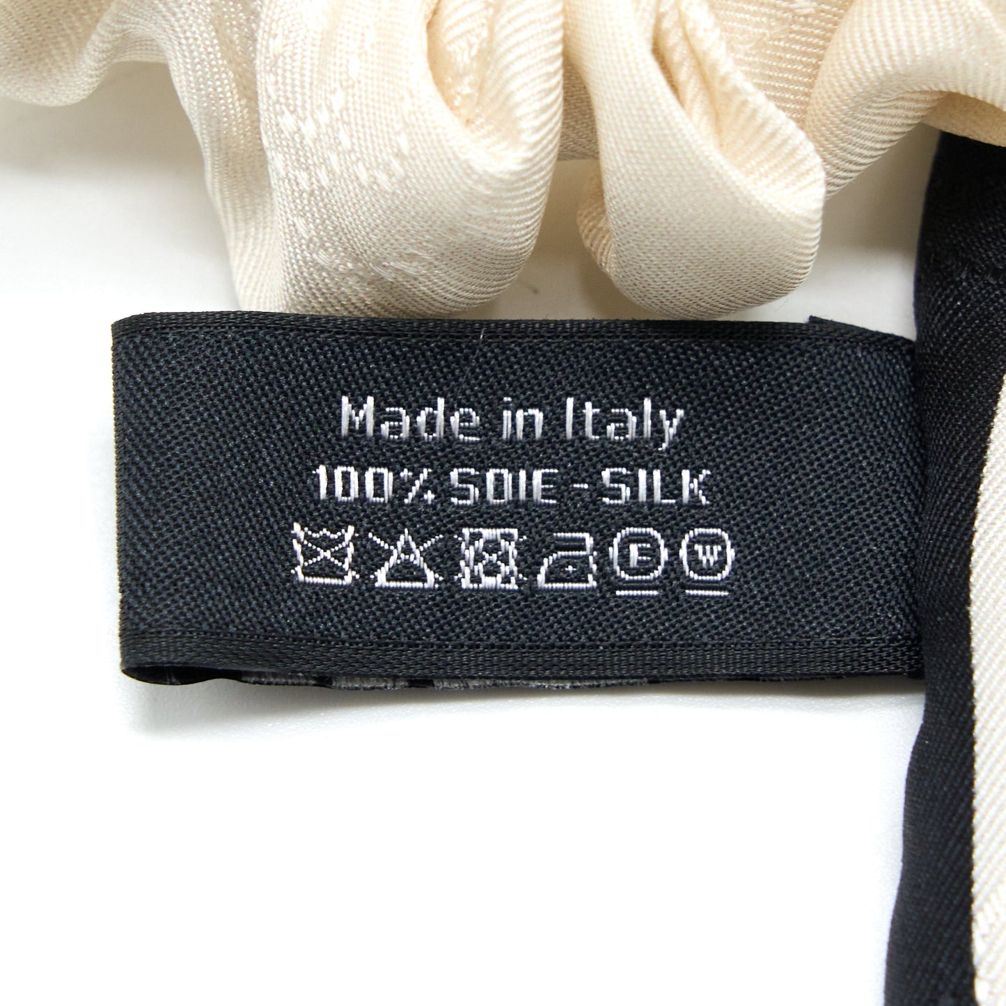 Chanel 22b Camellia/Letter Hair Tie Silk Twill Ecru/Black