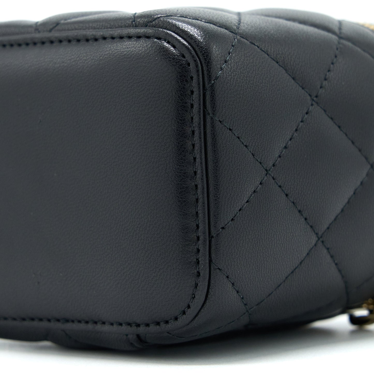 Chanel Pearl Crush Mini Vanity Lambskin Black GHW