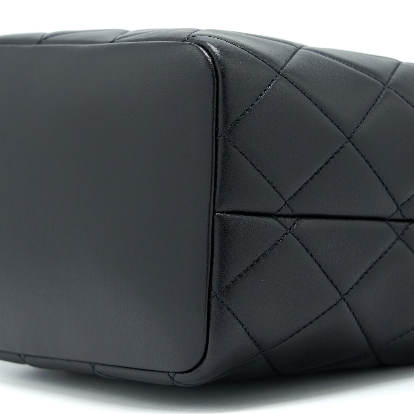 Chanel 22S Detail Handle Hobo Crossbody Bag Lambskin Black GHW(Microchip)