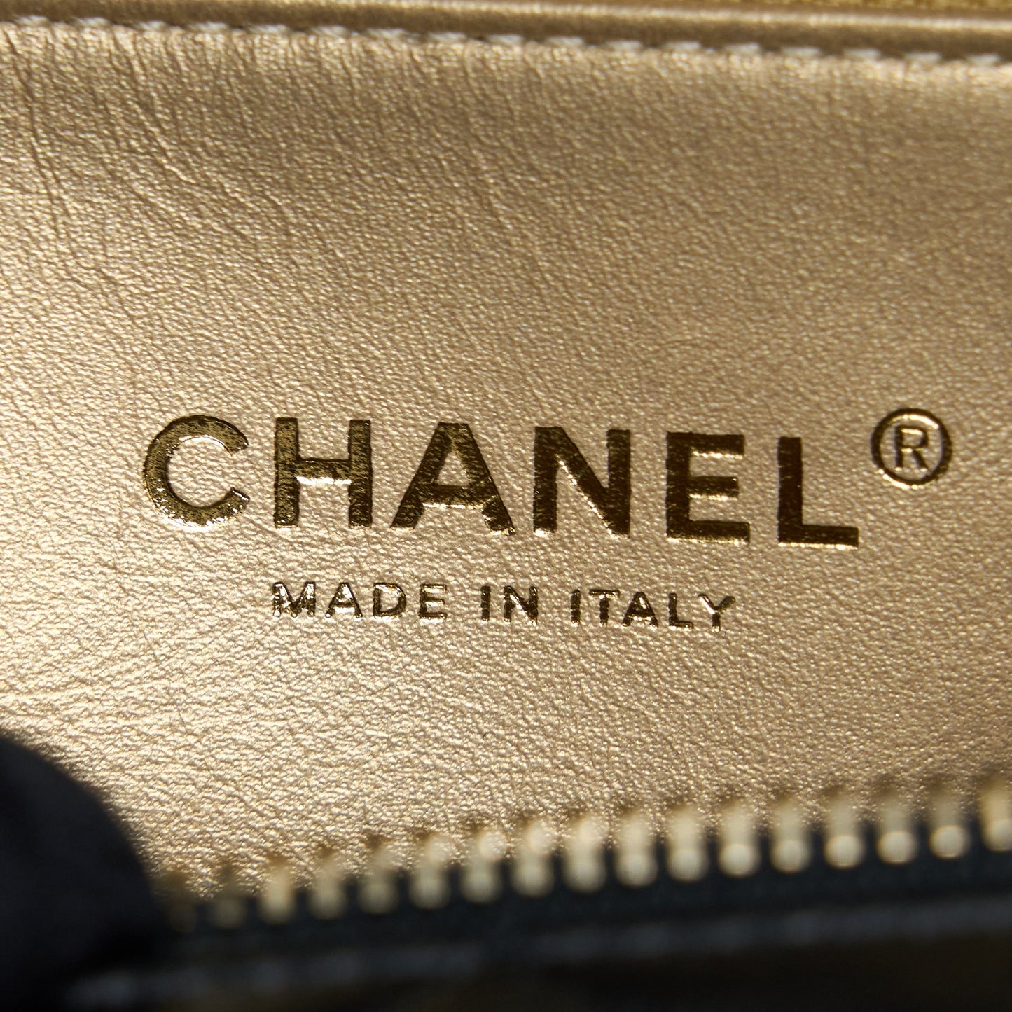 Chanel 22S Detail Handle Hobo Crossbody Bag Lambskin Black GHW(Microchip)