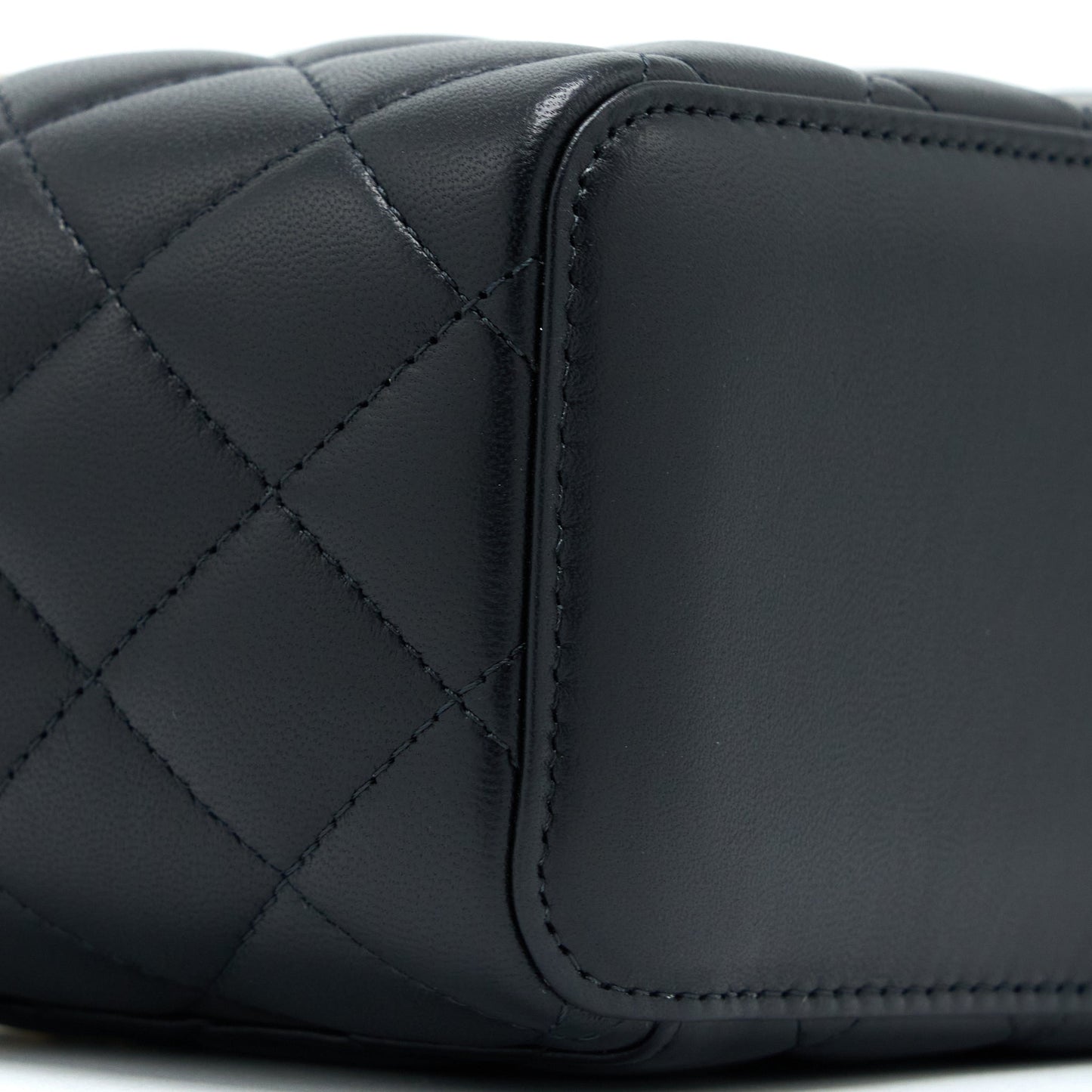 Chanel Pearl Crush Long Vanity Lambskin Black GHW