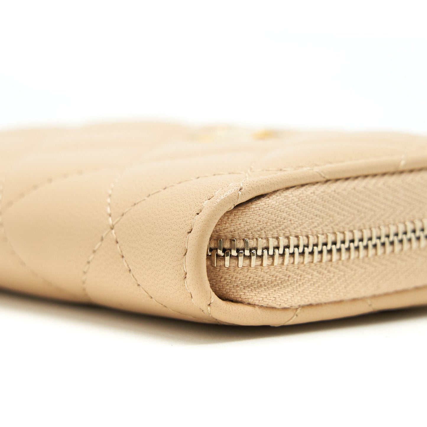 Chanel 22C Pearl Crush Card Holder With Chain Beige GHW