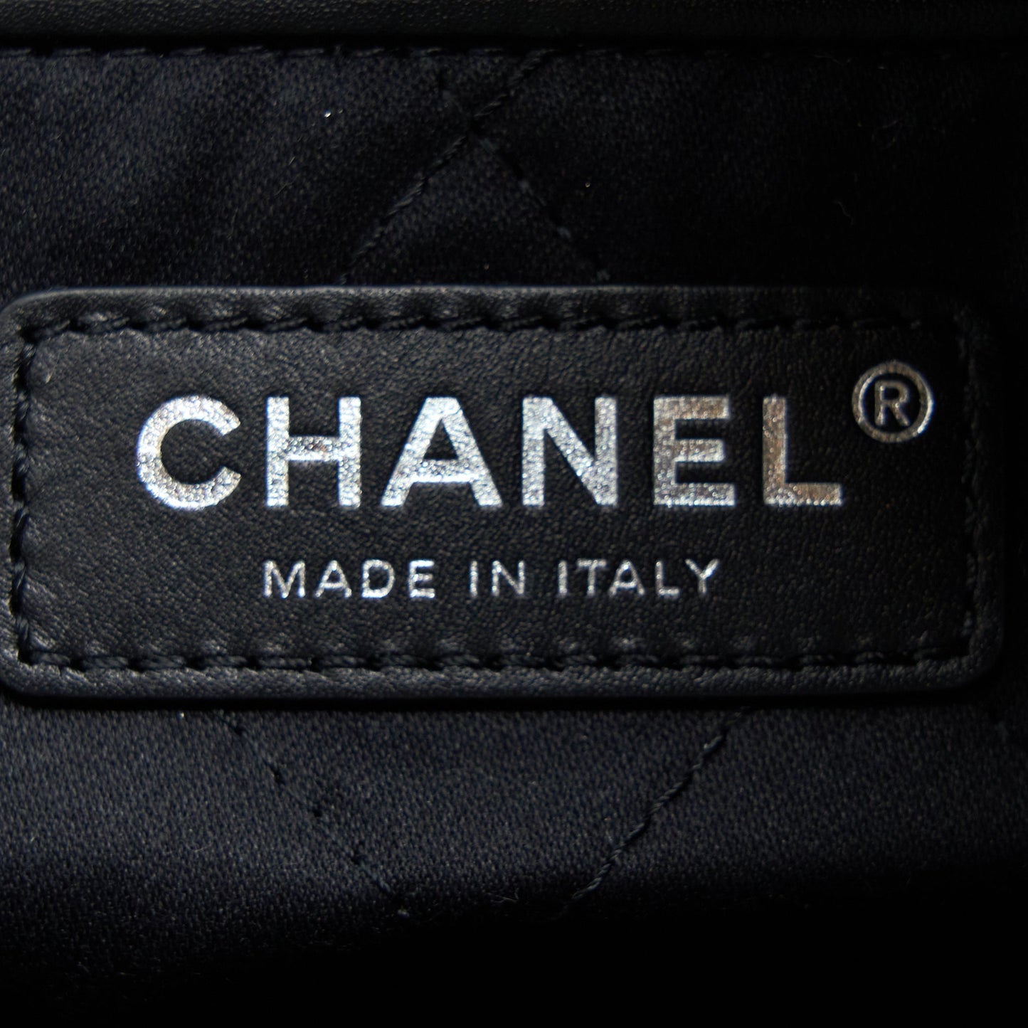 Chanel Small 22 Bag Calfskin Black SHW(Microchip)