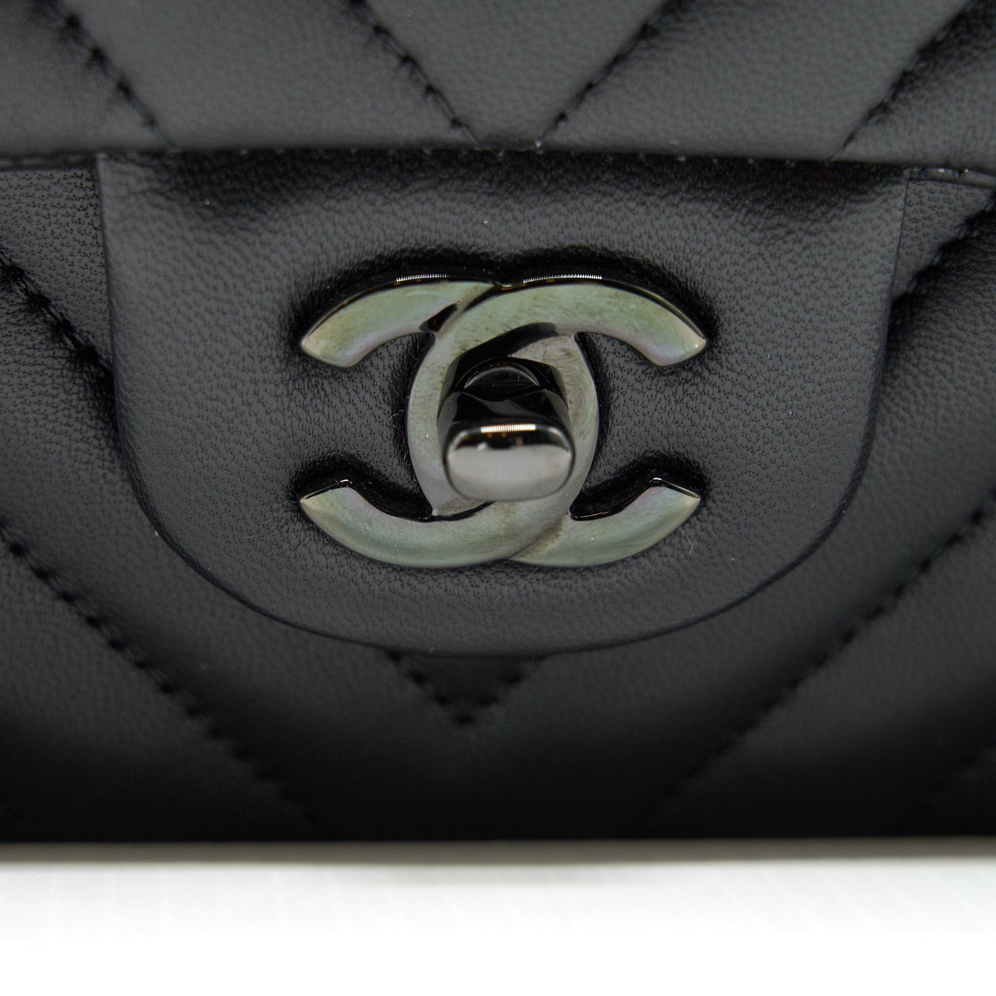 Chanel Chevron Medium Classic Double Flap Bag so Black