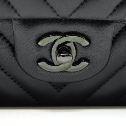 Chanel Chevron Medium Classic Double Flap Bag so Black