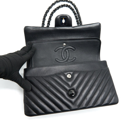 Chanel Chevron Medium Classic Double Flap Bag so Black