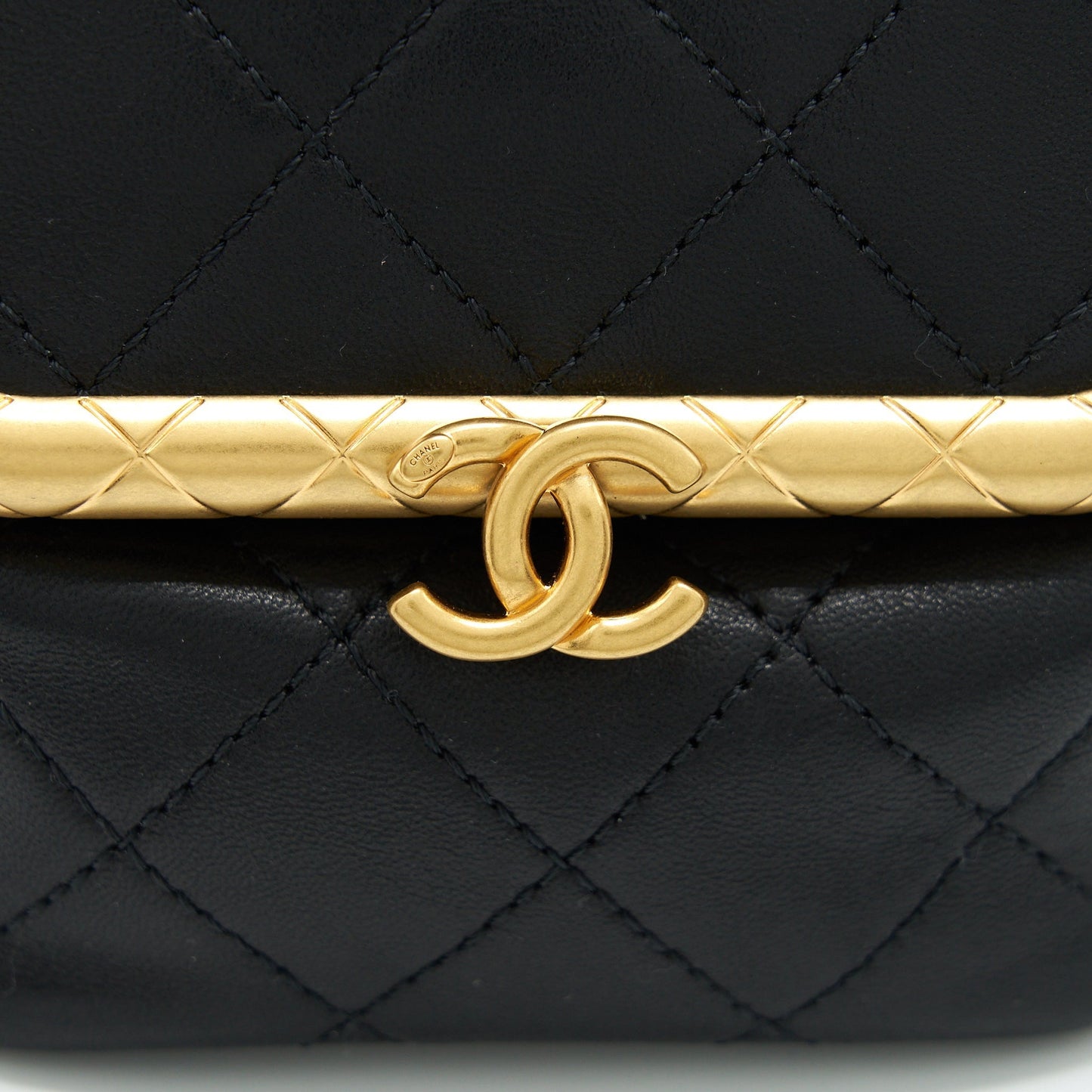 Chanel 20A Kiss-Lock Mini Vanity Flap Bag Calfskin Black GHW