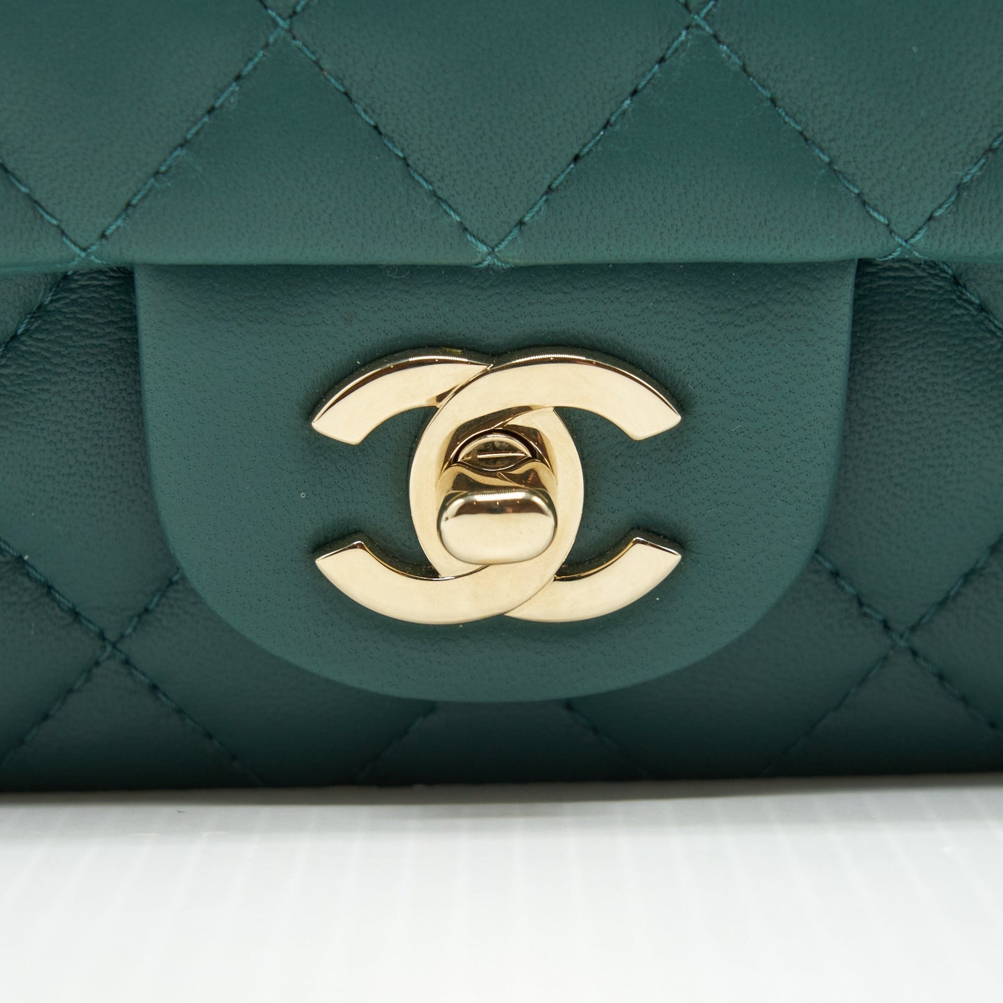 Chanel 21A Mini Rectangular Flap Bag Lambskin Light green LGHW (Microchip)