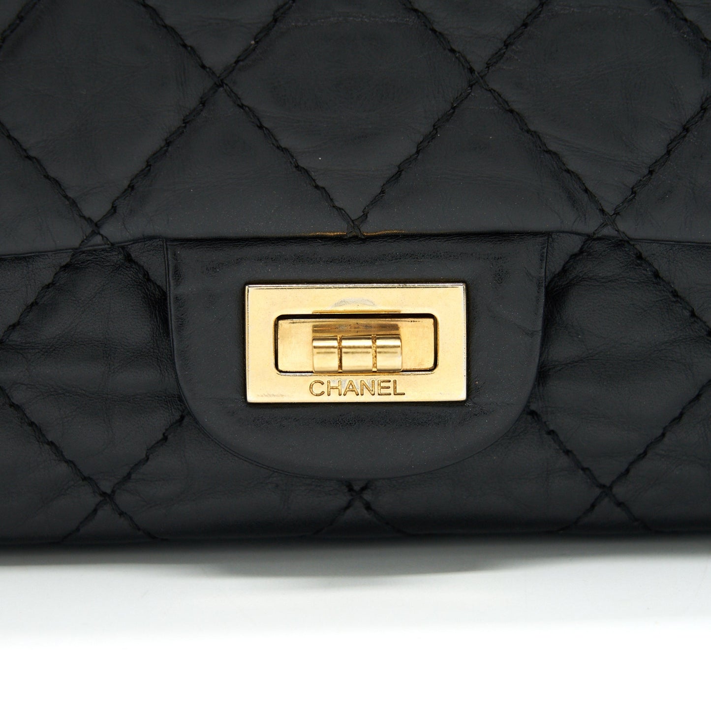 CHANEL 2.55 226 Reissue Flap Bag Aged Calfskin in Black GHW