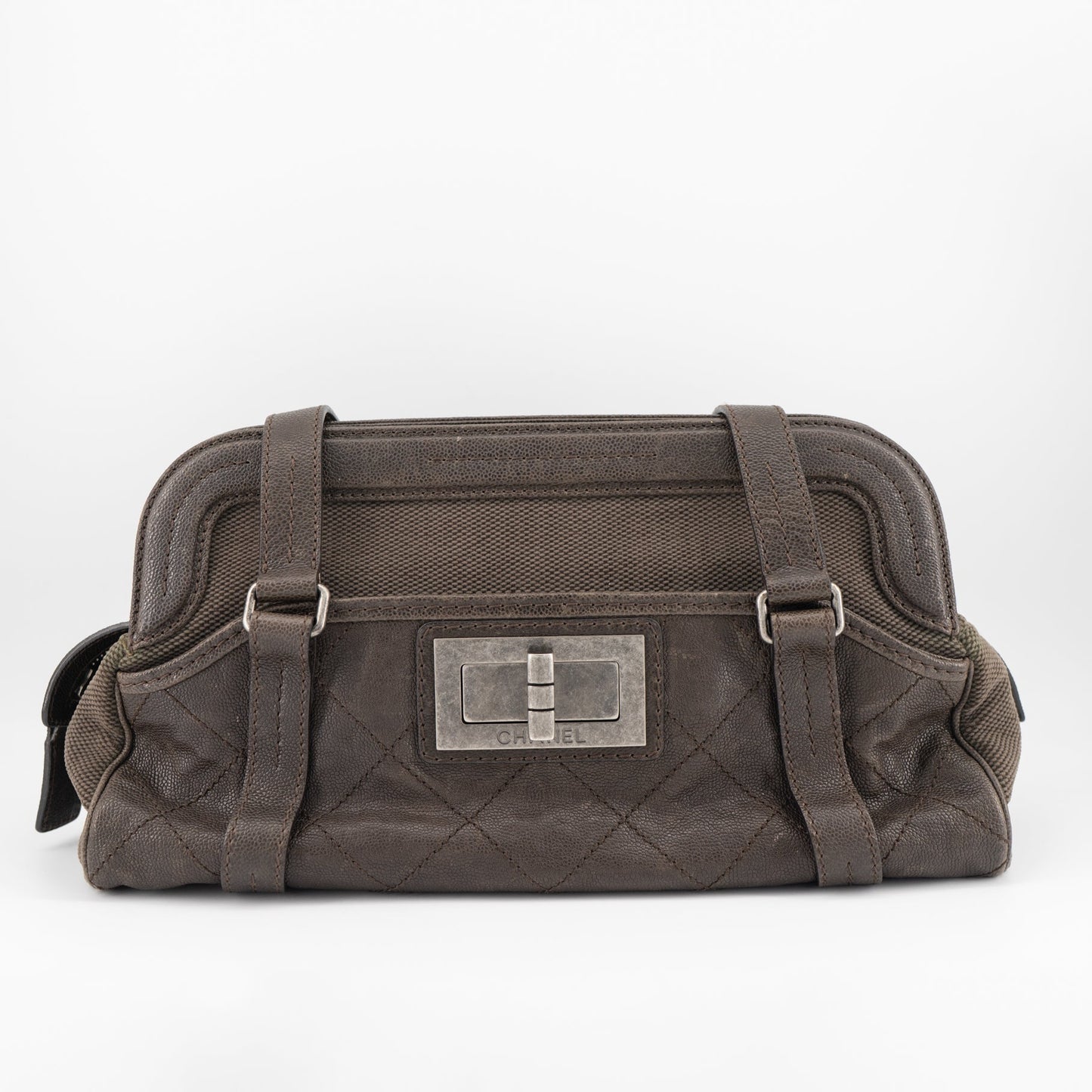CHANEL vintage 2.55 Shoulder Bag