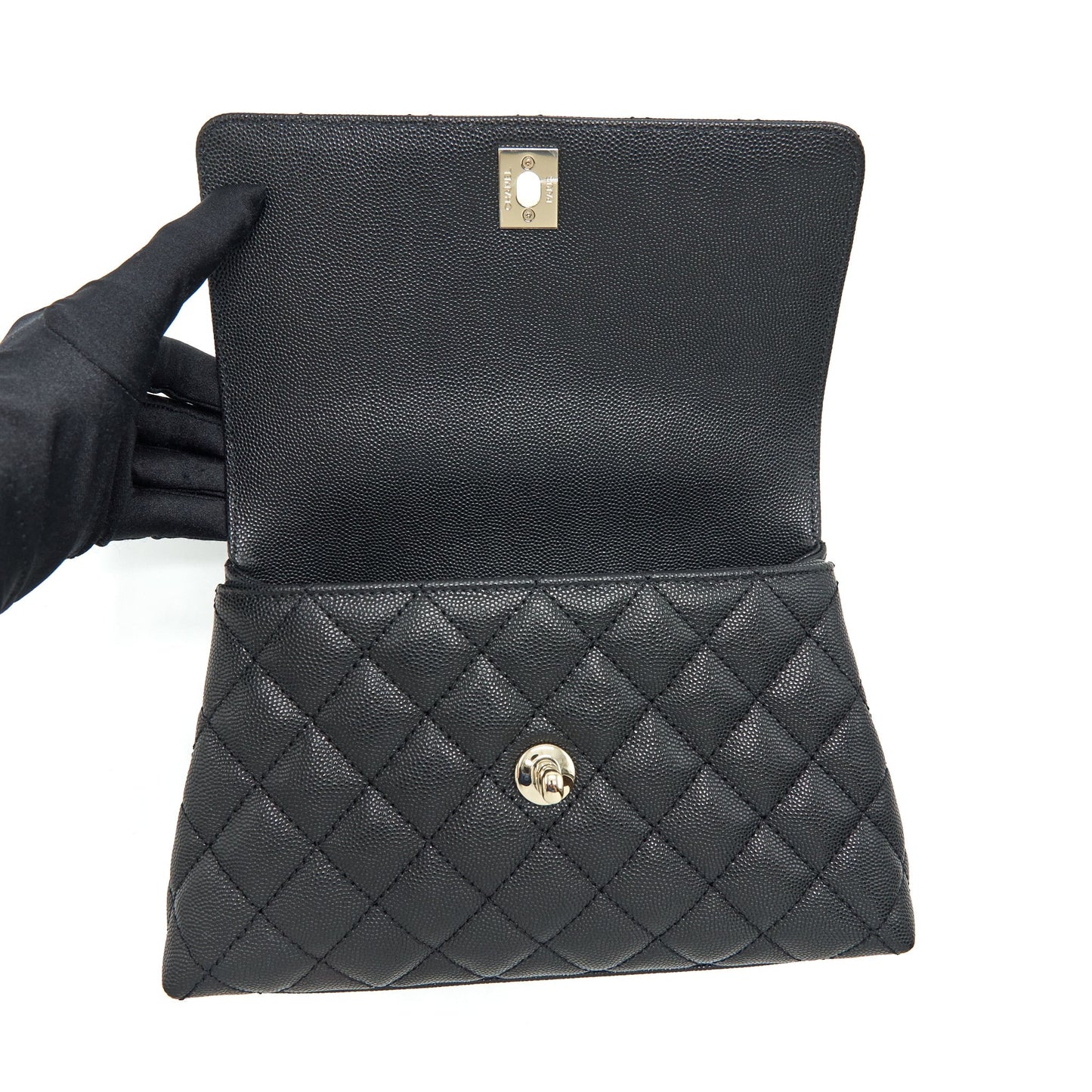 Chanel 22P Small Coco Handle Caviar Black LGHW (Microchip)