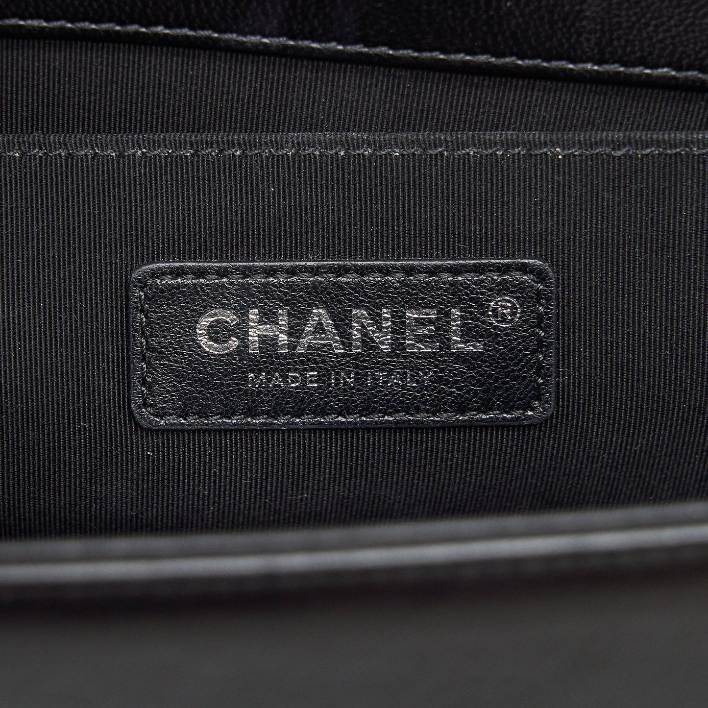 Chanel medium boy black Lambskin Ruthenium SHW