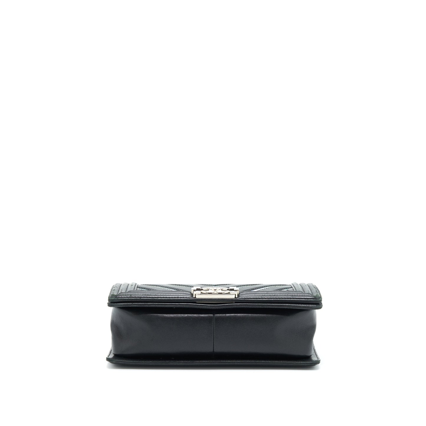 Chanel Medium Boy Chevron Lambskin Black/Silver SHW