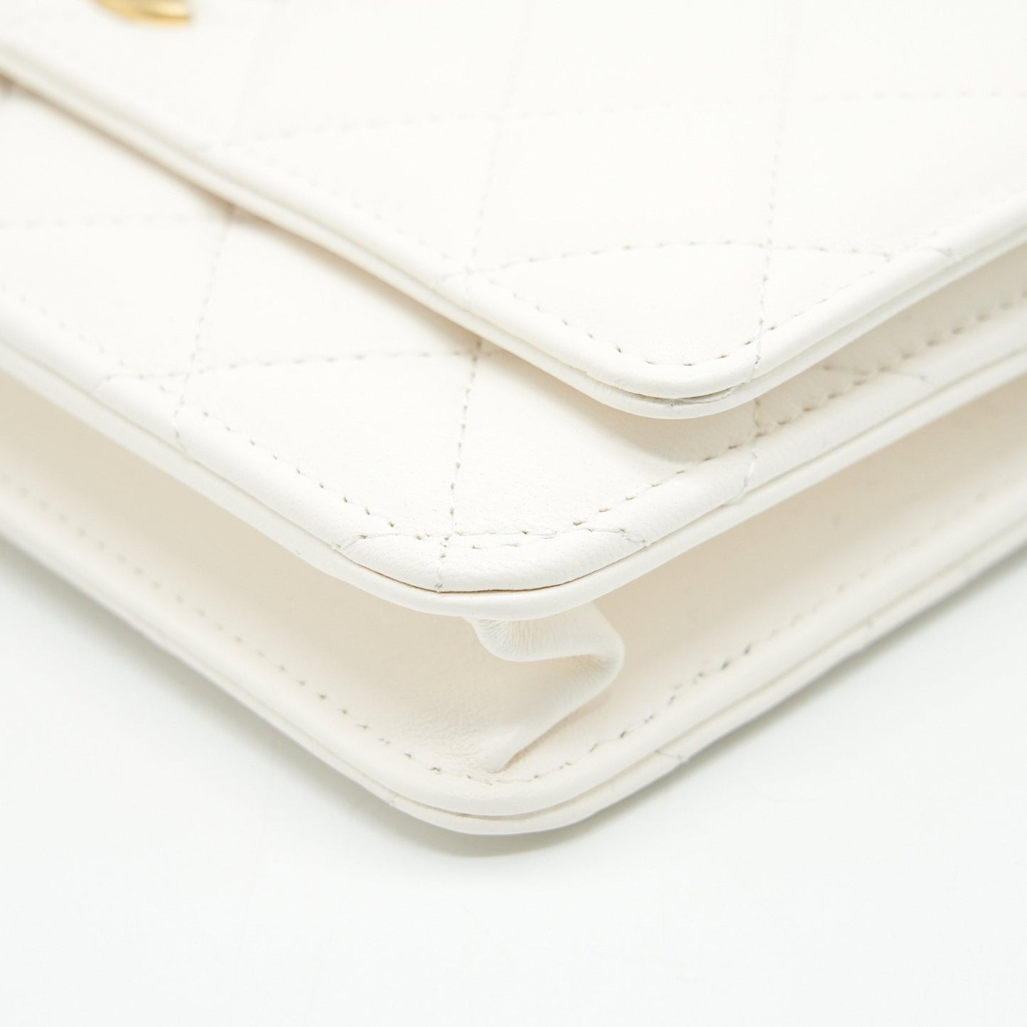 Chanel Pearl Crush Wallet On Chain Lambskin White GHW (Microchip)