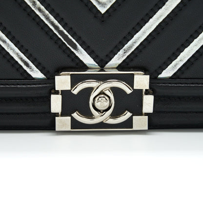 Chanel Medium Boy Chevron Lambskin Black/Silver SHW