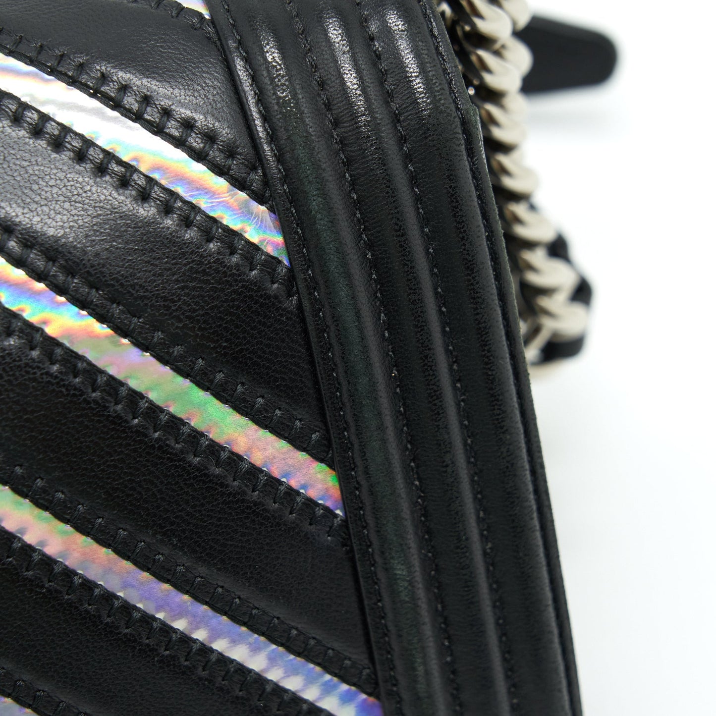 Chanel Medium Boy Chevron Lambskin Black/Silver SHW