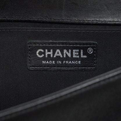 Chanel Medium Boy Chevron Lambskin Black/Silver SHW