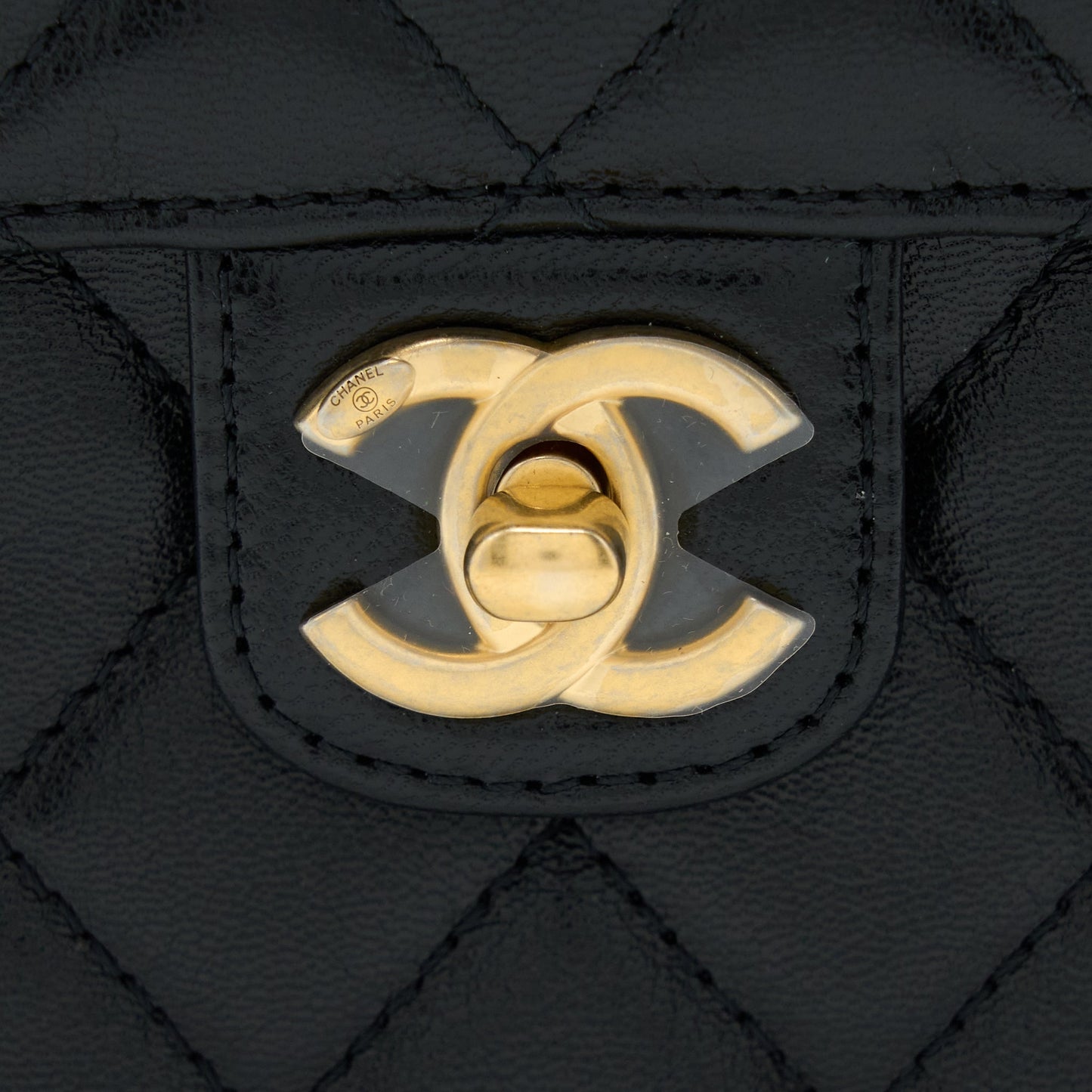 Chanel 22K Retro Classic New Square Flap Bag Goatskin Black with GHW (Microchip)