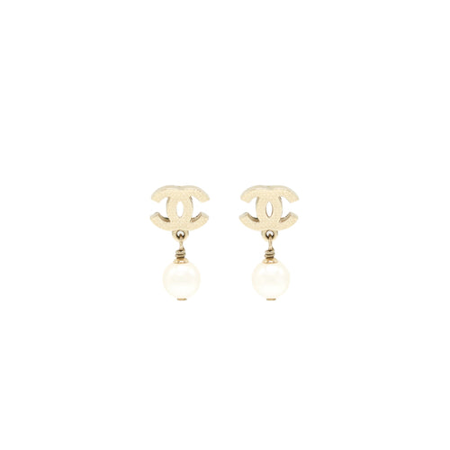 Chanel CC Logo With Pearl Drop Earrings LGHW