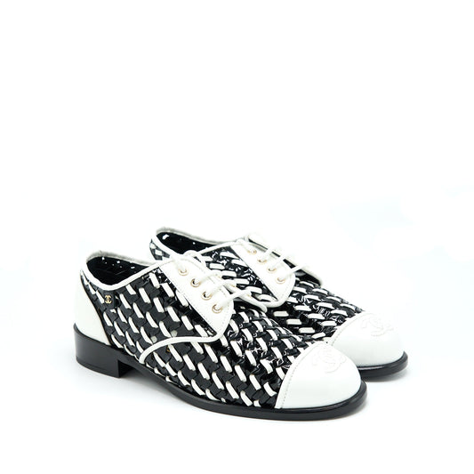Chanel Size 39 Patent Black/White Loafer