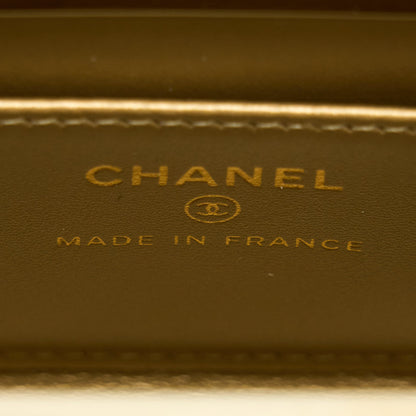 Chanel 22P Quilted Mini Box Vanity With Chain Lambskin White LGHW