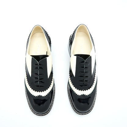 Chanel Size 38.5 Patent/Lambskin Black/White Loafer