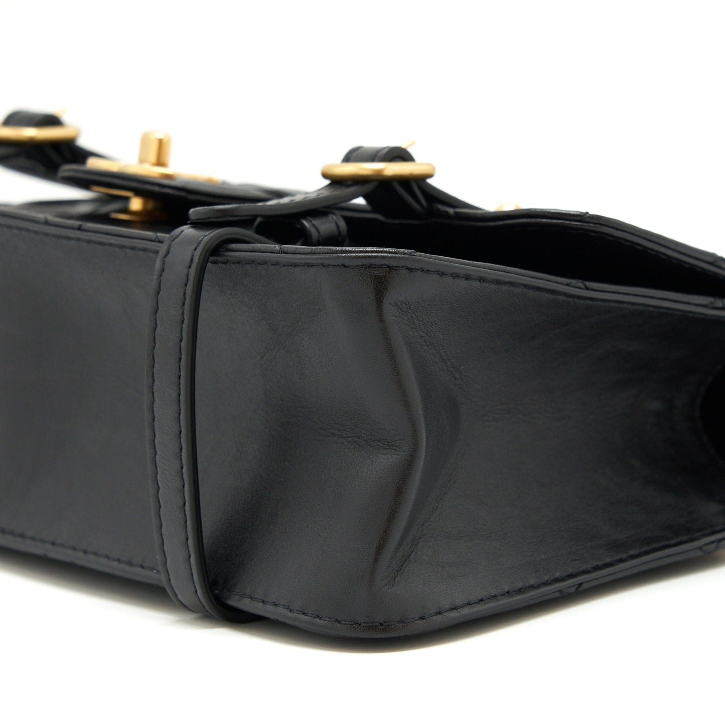 Chanel 21B Messenger Bag Calfskin Black GHW
