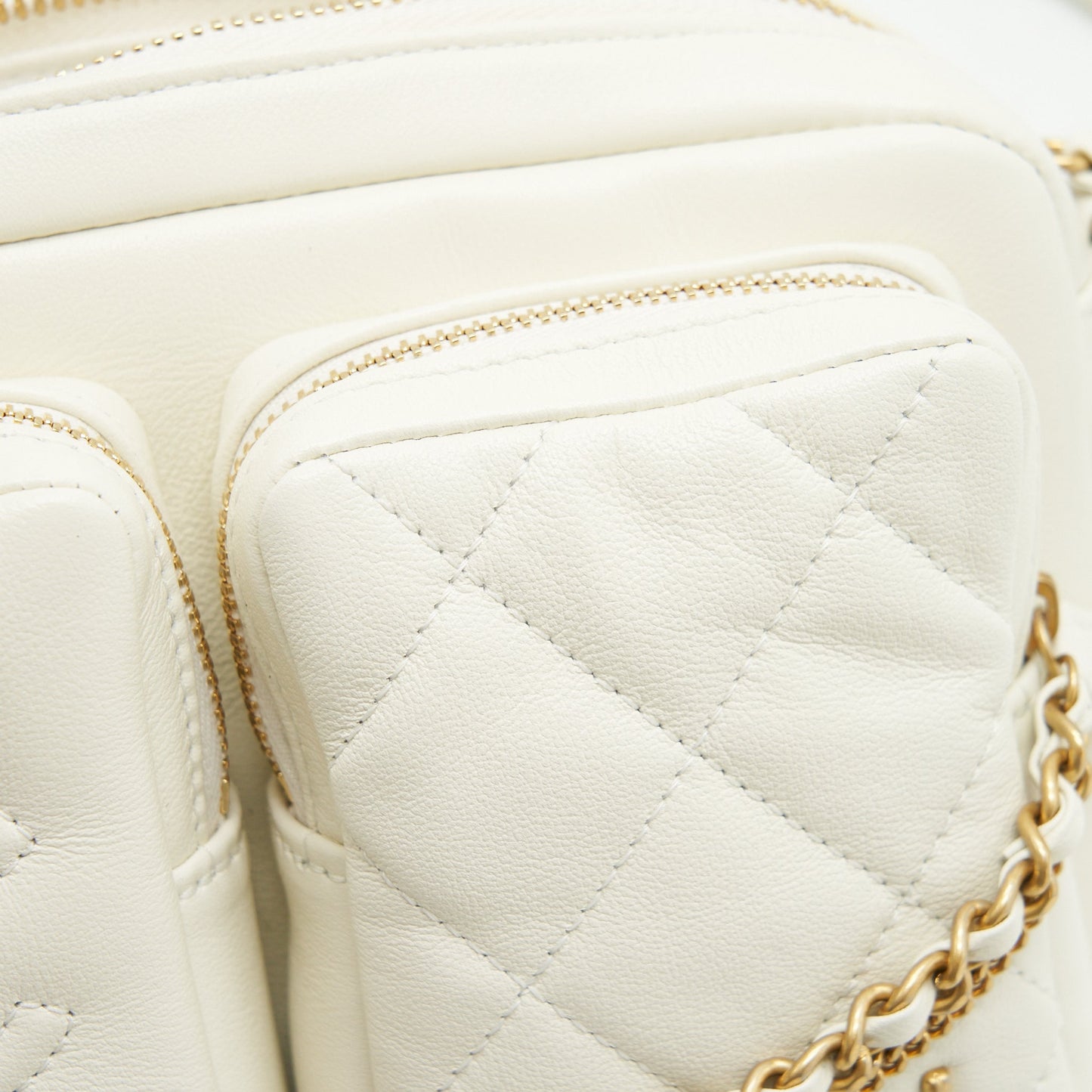 Chanel 22C Camera Bag calfskin white GHW (Microchip)