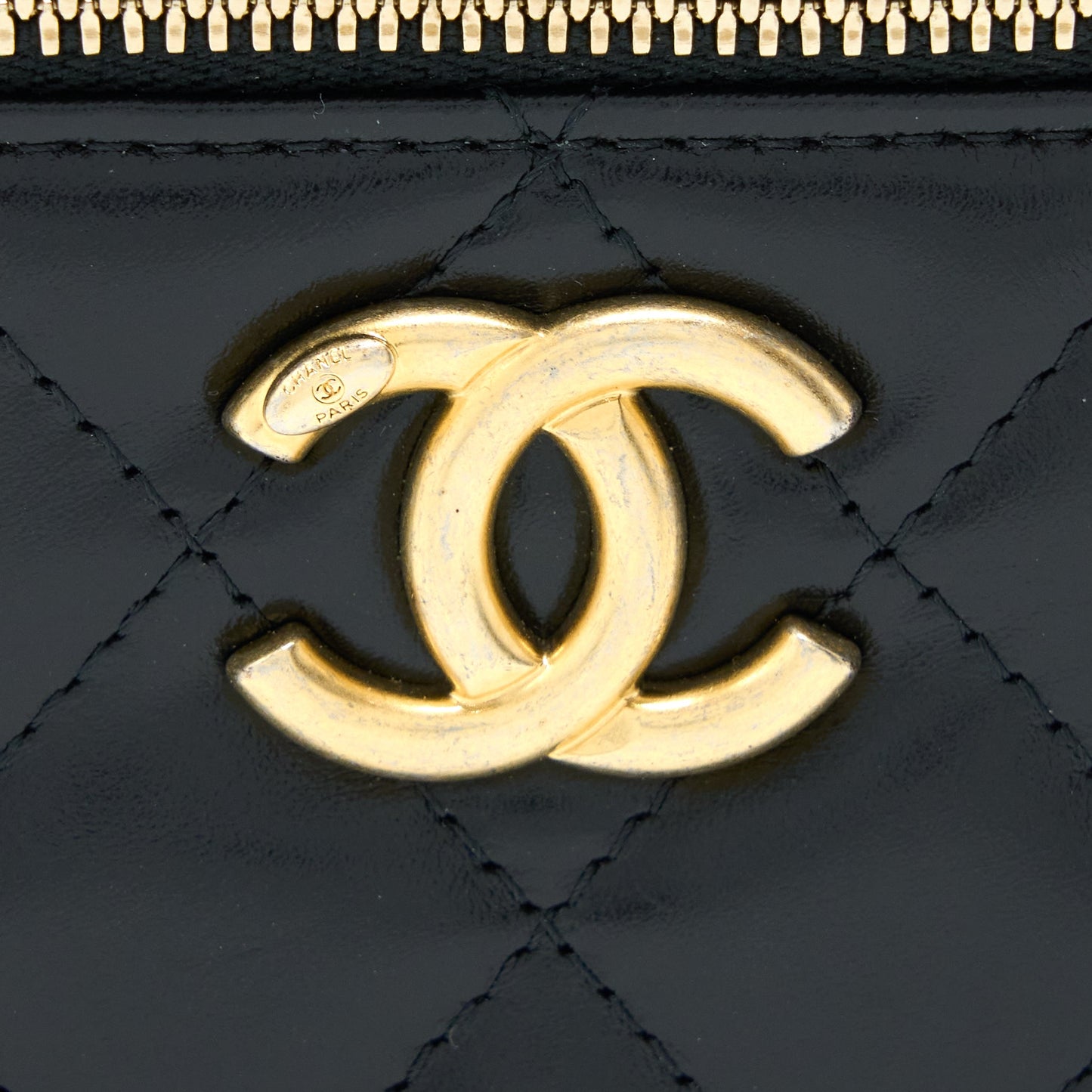 Chanel 21A Gold Crush Mini Vanity Case Calfskin Black Brushed GHW