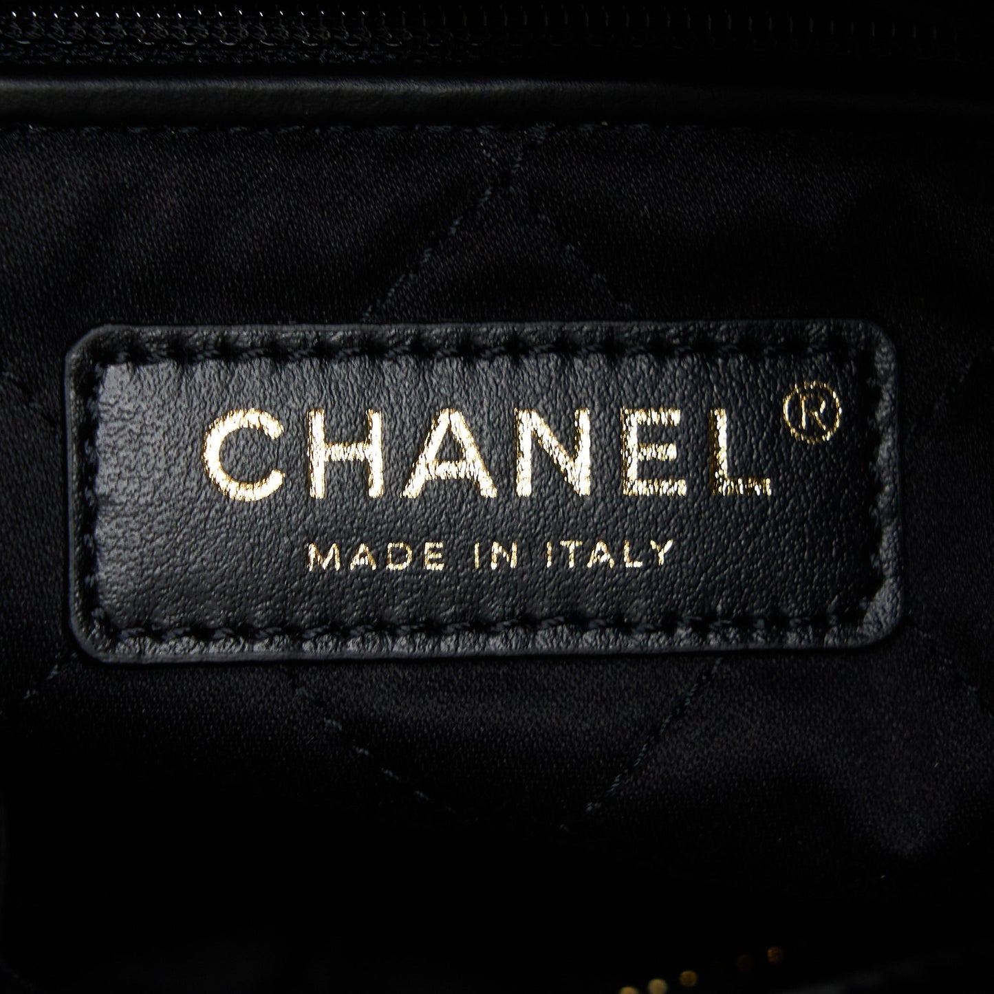 Chanel 22 Bag Medium Shiny Calfskin Black GHW (Microchip)