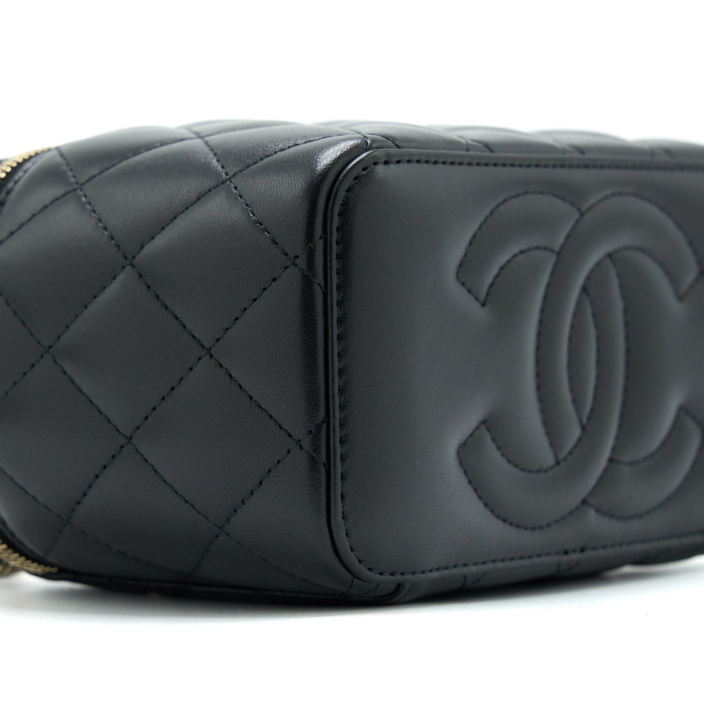 Chanel 22A Top Handle Long Vanity With Chain Lambskin Black LGHW (New Version)